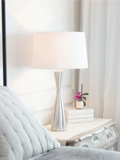 Regina Andrew Classics Naomi Resin Table Lamp 13 Regina Andrew Classics Naomi Resin Table Lamp -Regina Andrew Official Shop unnamed file 725